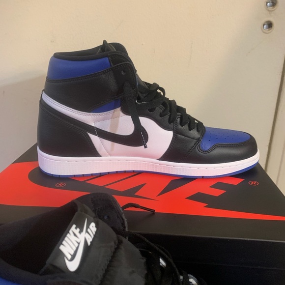 Jordan 1 OG high royal toe/ royal 2.0 ❗️VNDS ❗️ Negotiable!!!!! - Picture 5 of 12